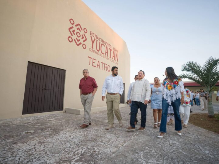 Entregan renovada Casa de la Cultura en Tekit.
